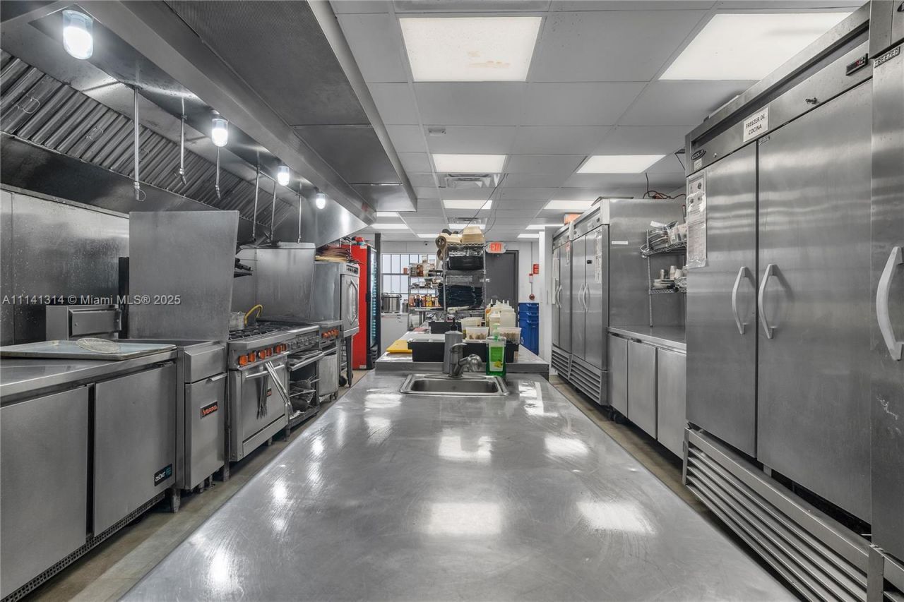 Miracle Mile- Restaurant For Sale, Coral Gables, FL 33134 Photo