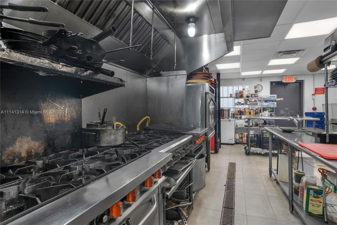 Miracle Mile- Restaurant For Sale, Coral Gables, FL 33134 Photo