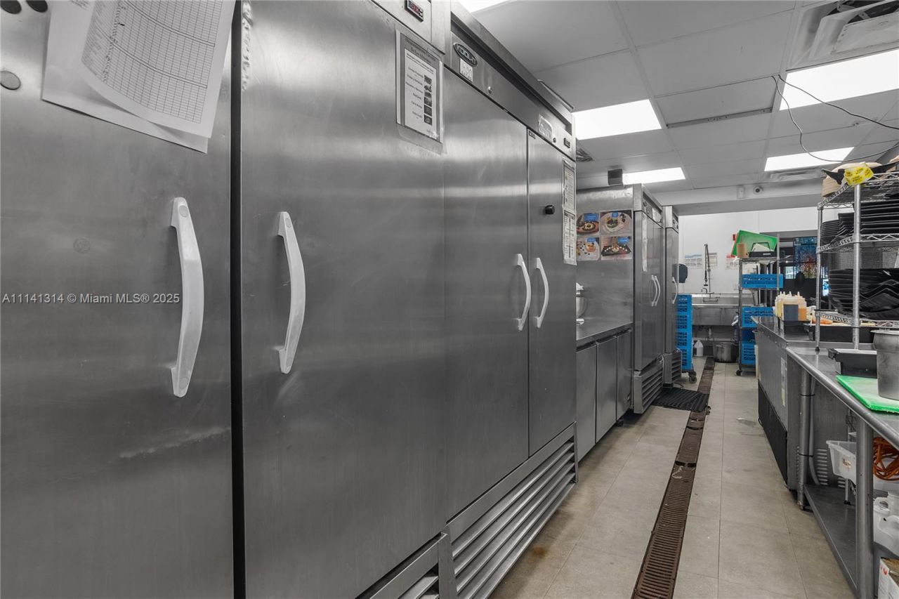 Miracle Mile- Restaurant For Sale, Coral Gables, FL 33134 Photo