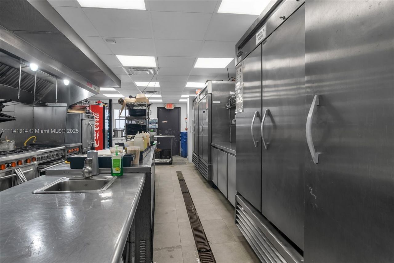 Miracle Mile- Restaurant For Sale, Coral Gables, FL 33134 Photo