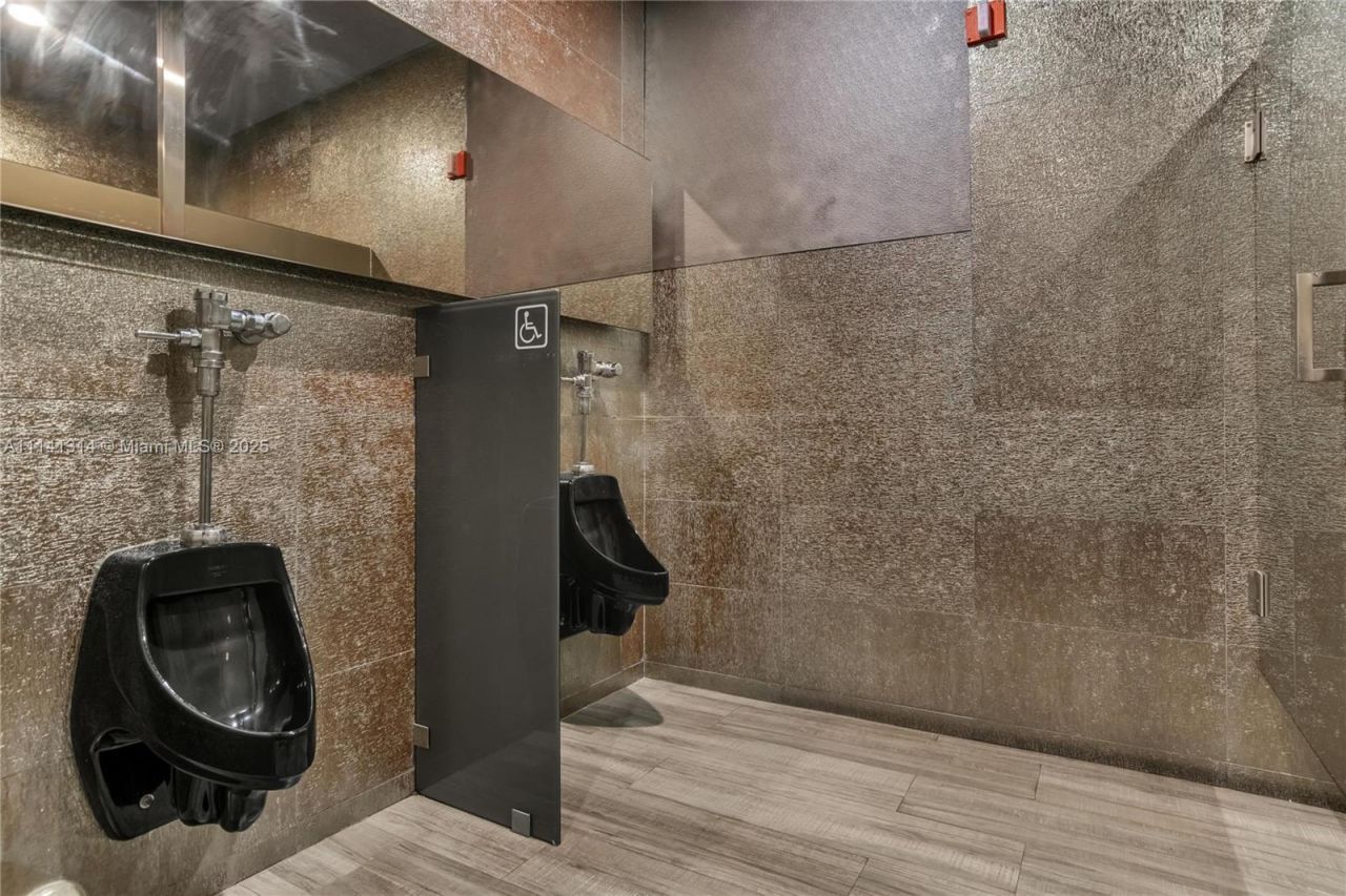 Miracle Mile- Restaurant For Sale, Coral Gables, FL 33134 Photo