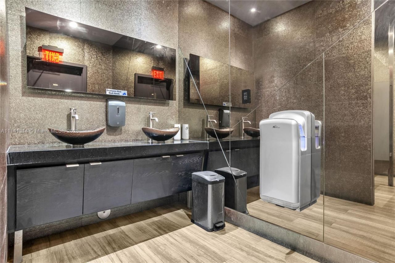 Miracle Mile- Restaurant For Sale, Coral Gables, FL 33134 Photo