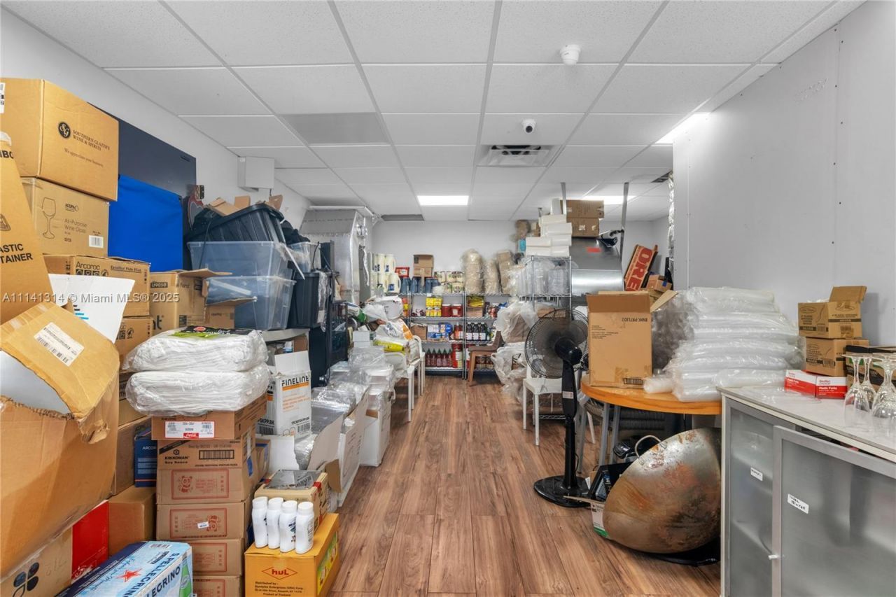 Miracle Mile- Restaurant For Sale, Coral Gables, FL 33134 Photo