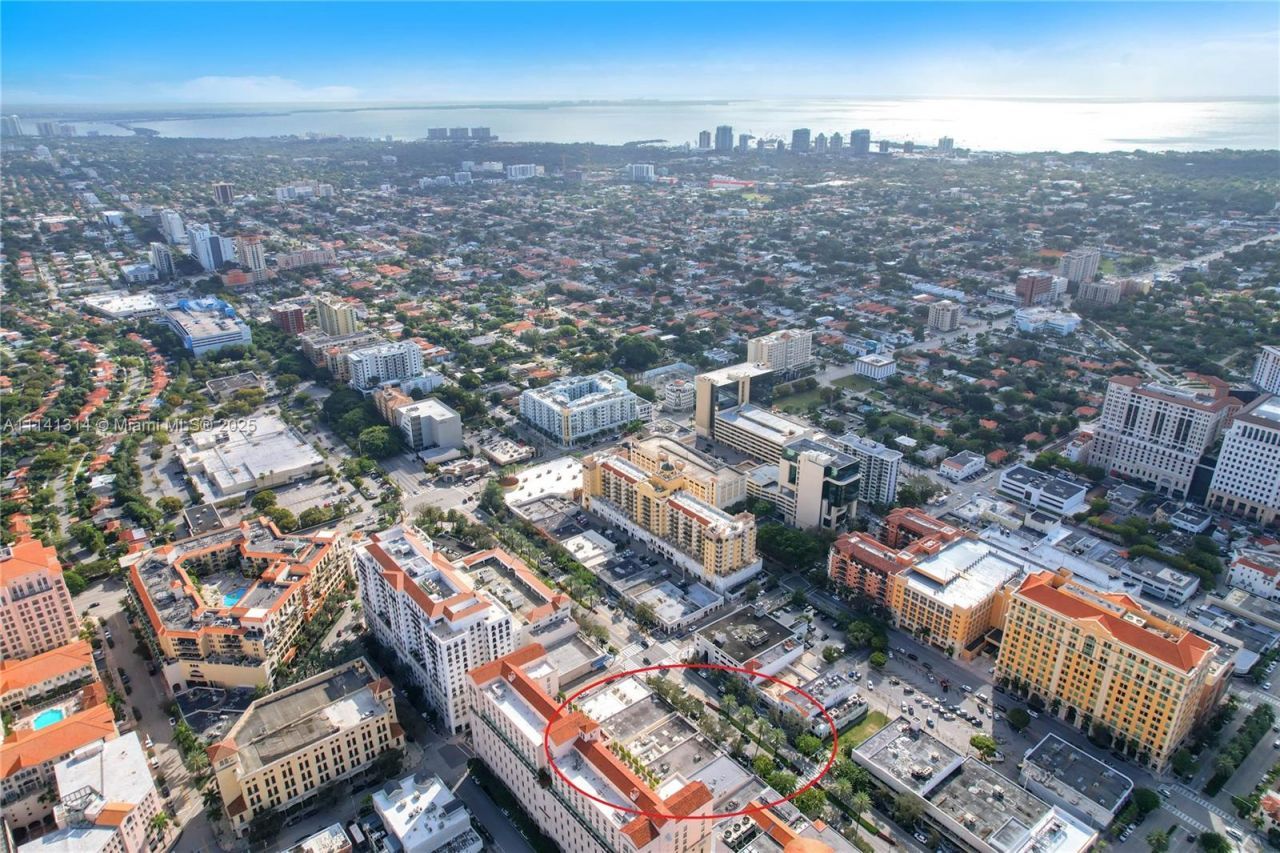 Miracle Mile- Restaurant For Sale, Coral Gables, FL 33134 Photo