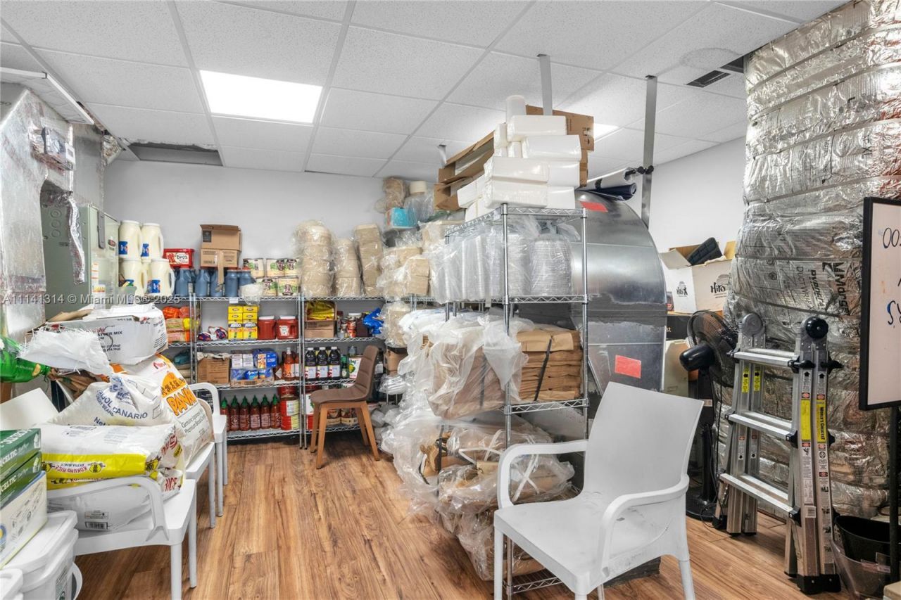 Miracle Mile- Restaurant For Sale, Coral Gables, FL 33134 Photo