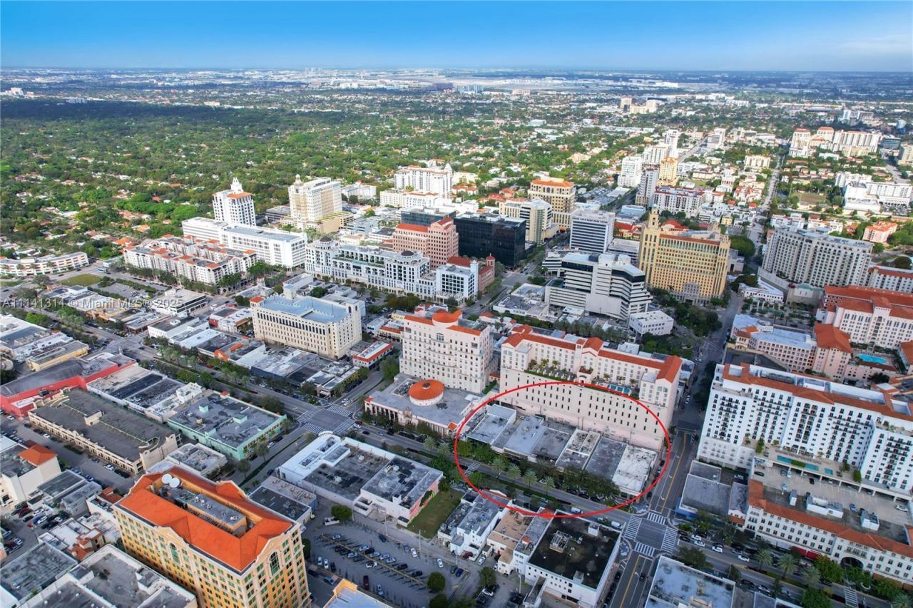 Miracle Mile- Restaurant For Sale, Coral Gables, FL 33134 Photo