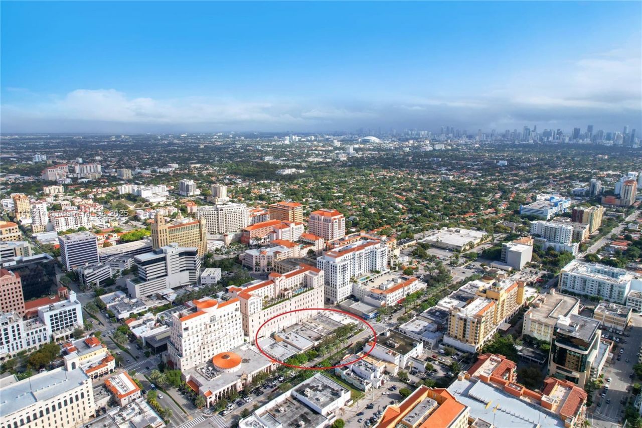 Miracle Mile- Restaurant For Sale, Coral Gables, FL 33134 Photo