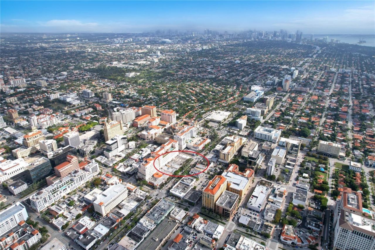 Miracle Mile- Restaurant For Sale, Coral Gables, FL 33134 Photo