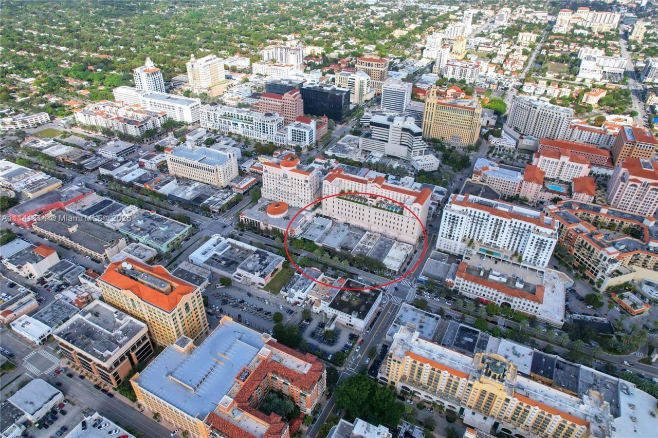 Miracle Mile- Restaurant For Sale, Coral Gables, FL 33134 Photo