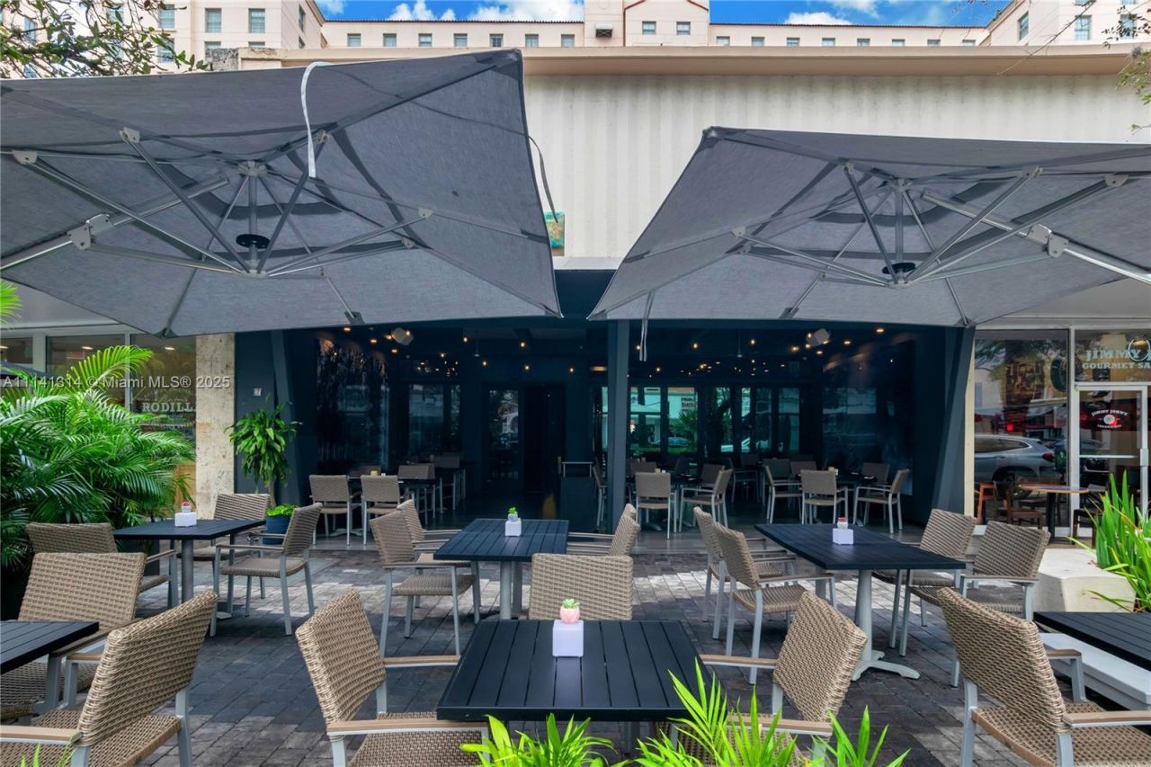Miracle Mile- Restaurant For Sale, Coral Gables, FL 33134 Photo