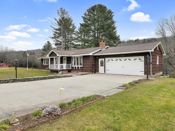 100 Town Hill Rd, Middlefield, MA 01243