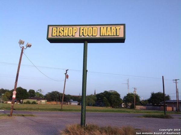 122 E 4th St, Bishop, TX 78343