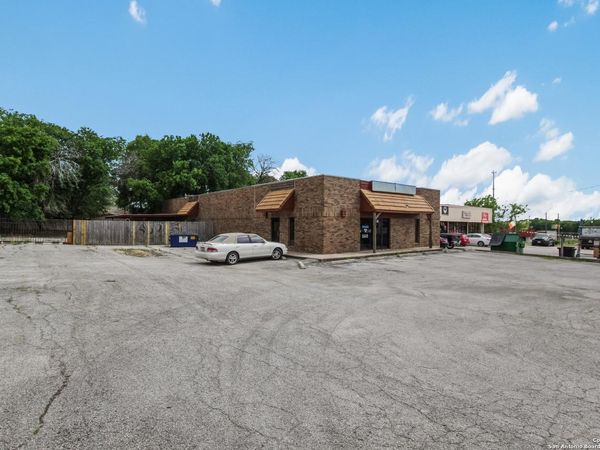 6240 MONTGOMERY, Windcrest, TX 78239