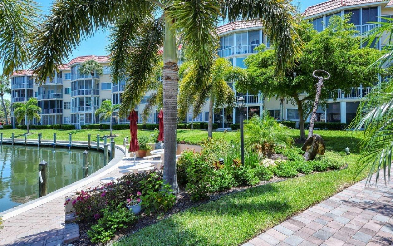 1250 N Portofino Drive, Unit 102MAR, Sarasota, FL 34242 Photo