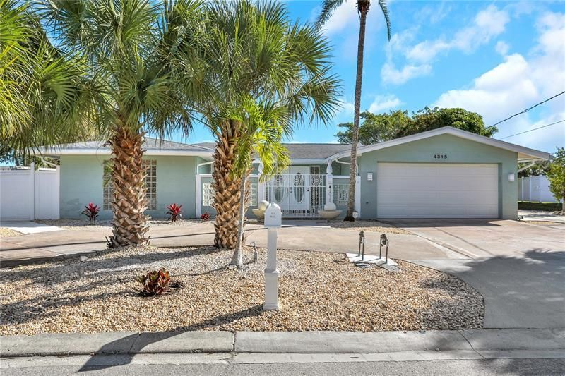 4315 Royal Palm Drive, Bradenton, FL 34210 Photo