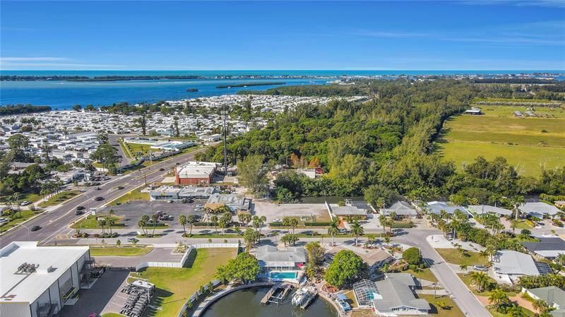 4315 Royal Palm Drive, Bradenton, FL 34210 Photo