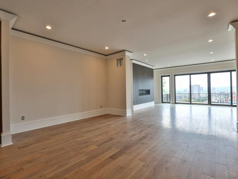 325 Oregon Street, Unit 10, Cincinnati, OH 45202 Photo 19