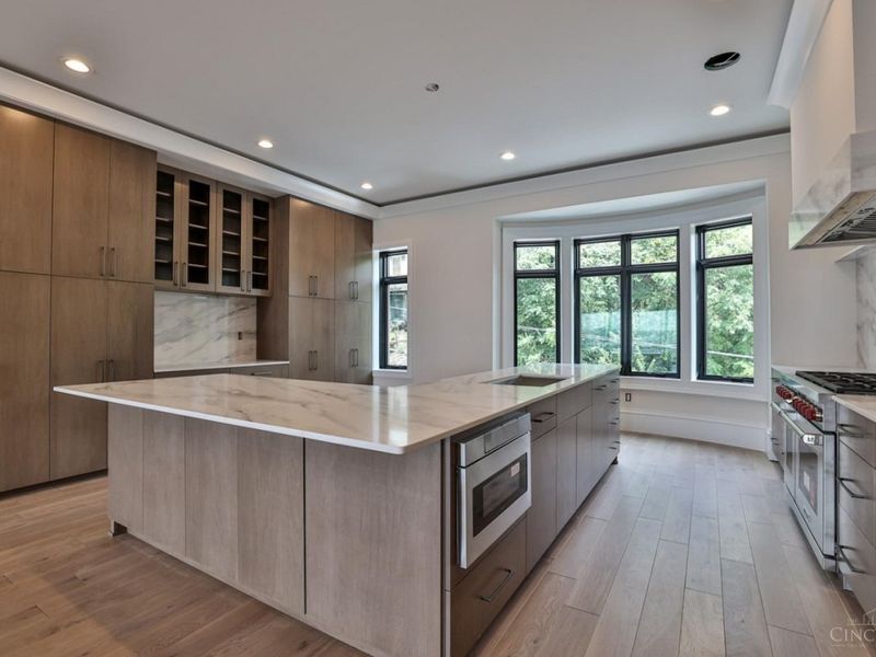 325 Oregon Street, Unit 10, Cincinnati, OH 45202 Photo 24