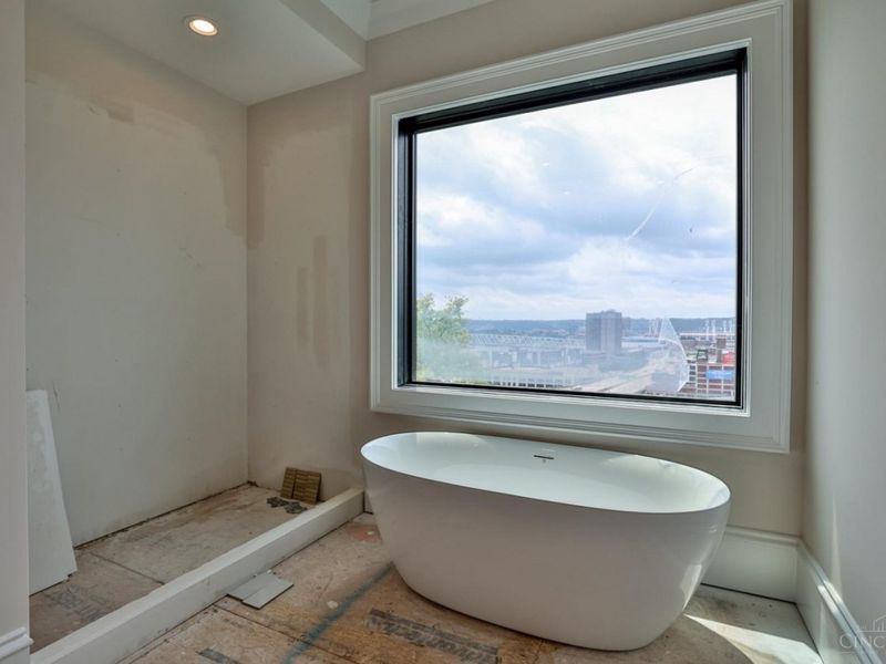 325 Oregon Street, Unit 10, Cincinnati, OH 45202 Photo 37