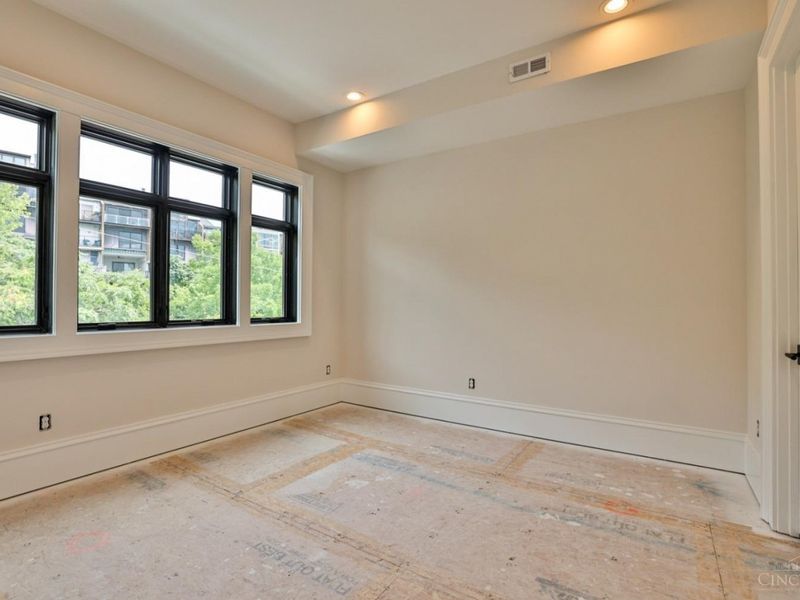 325 Oregon Street, Unit 10, Cincinnati, OH 45202 Photo 39