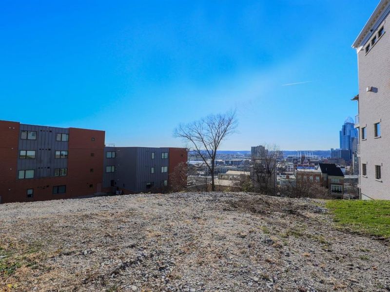 327 Oregon Street, Unit 9, Cincinnati, OH 45202 Photo 9