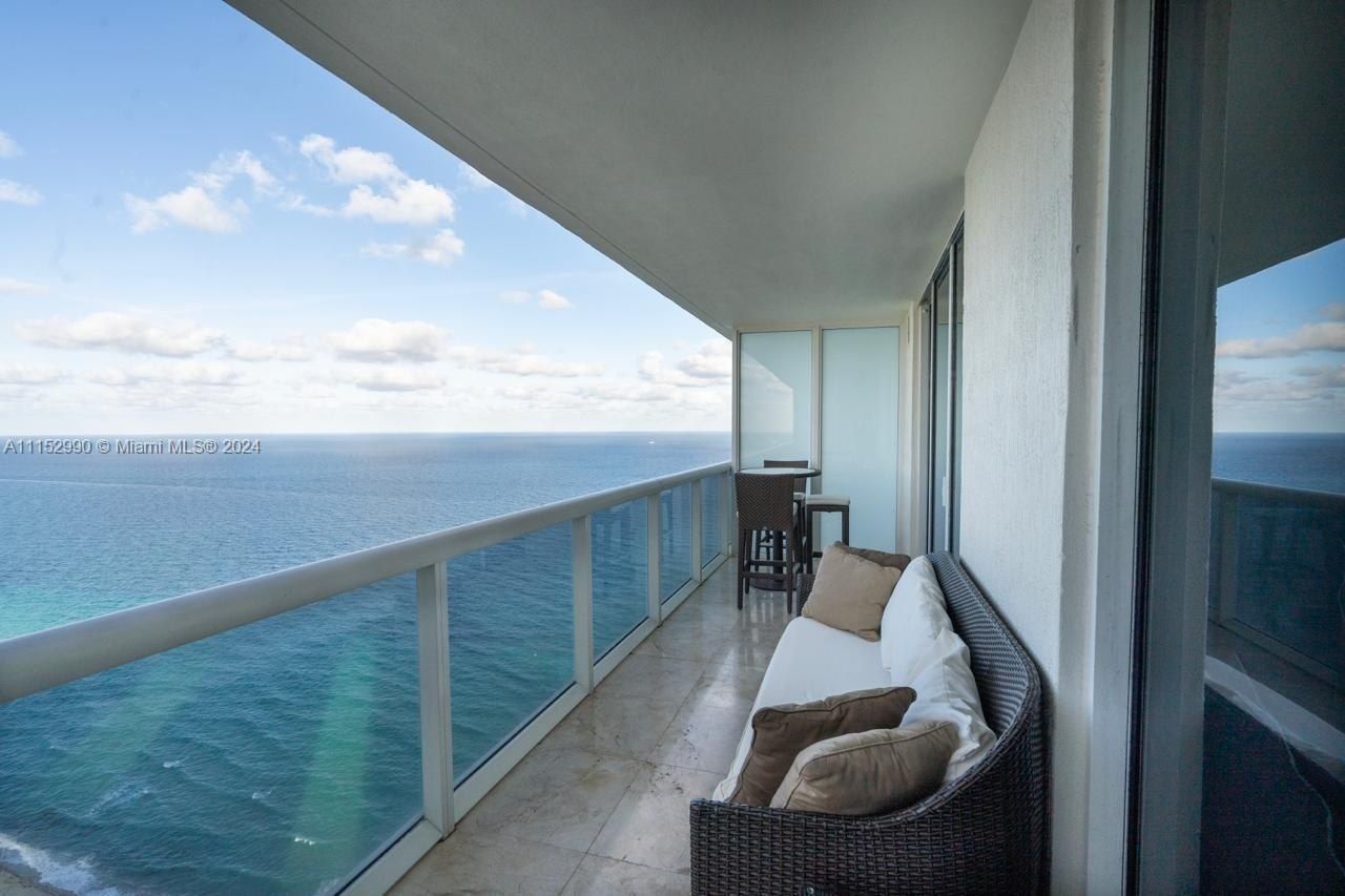 1830 Ocean Dr, Unit 4710, Hallandale Beach, FL 33009 Photo