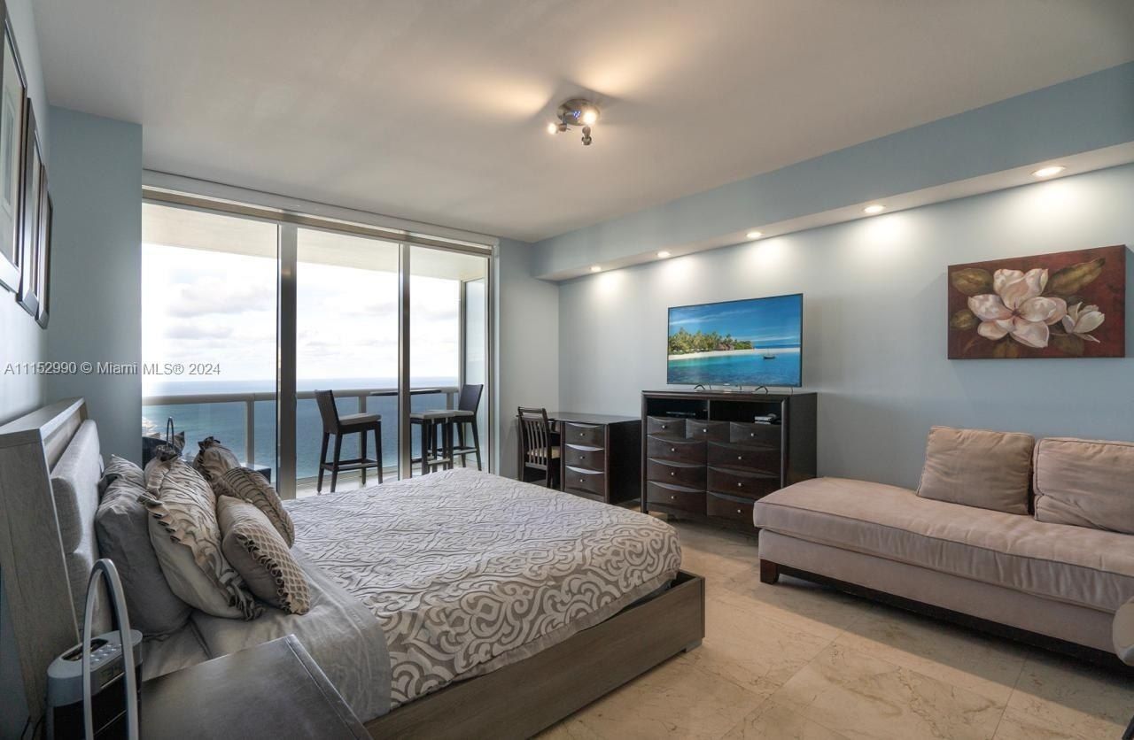 1830 Ocean Dr, Unit 4710, Hallandale Beach, FL 33009 Photo