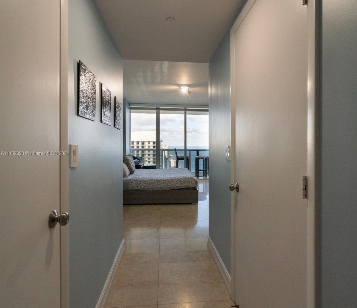 1830 Ocean Dr, Unit 4710, Hallandale Beach, FL 33009 Photo