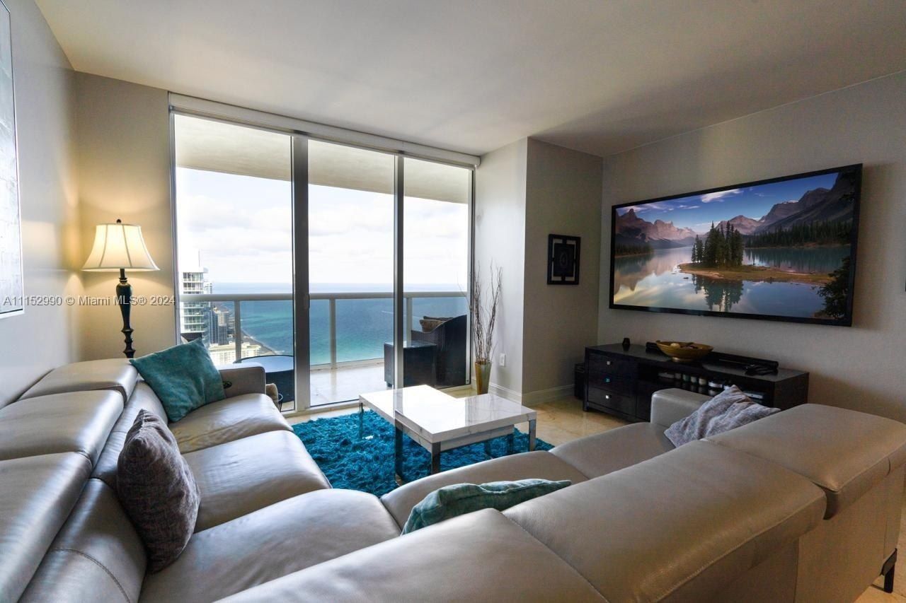 1830 Ocean Dr, Unit 4710, Hallandale Beach, FL 33009 Photo