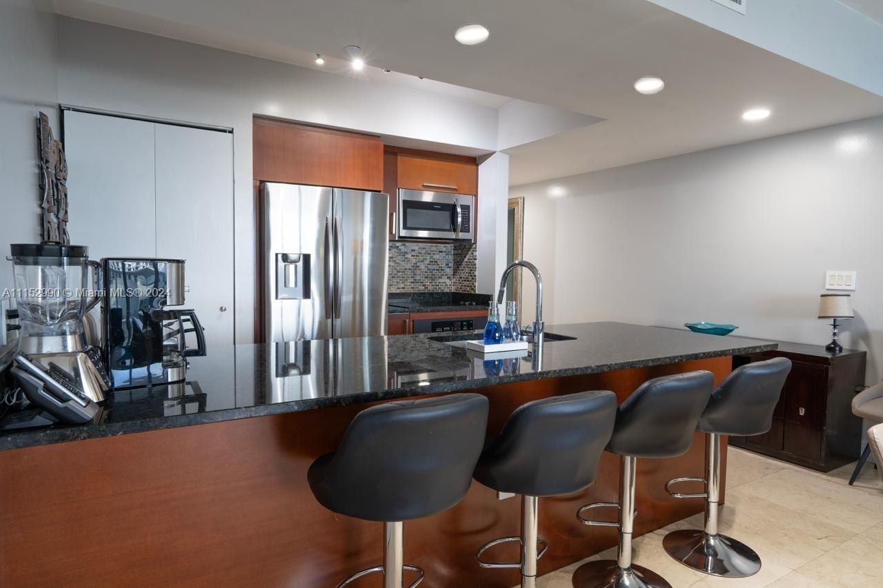 1830 Ocean Dr, Unit 4710, Hallandale Beach, FL 33009 Photo