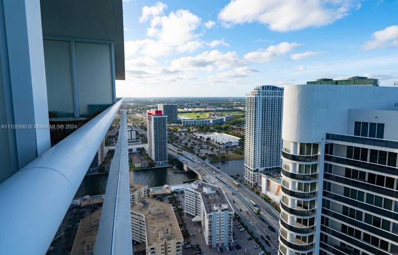 1830 Ocean Dr, Unit 4710, Hallandale Beach, FL 33009 Photo