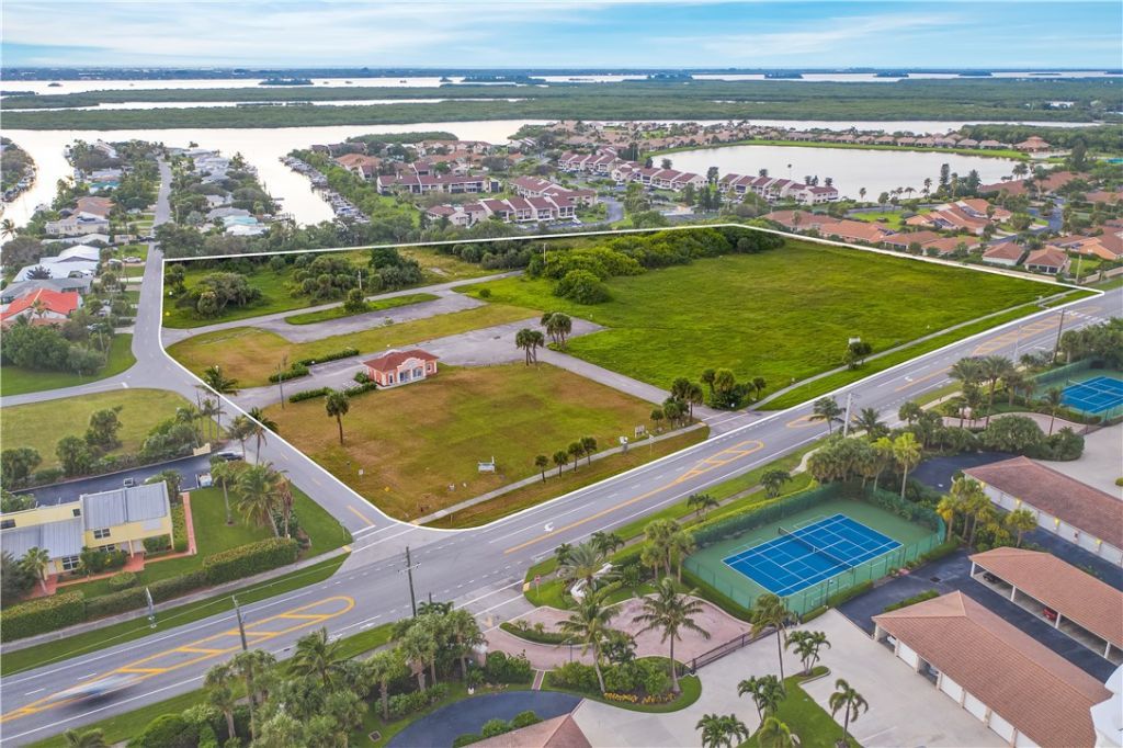 2901 N Highway A1a, Hutchinson Island, FL 34949 Photo