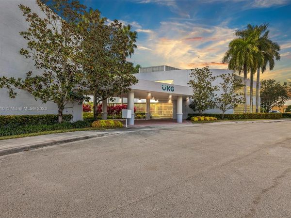 1455 N Park Dr, Weston, FL 33326