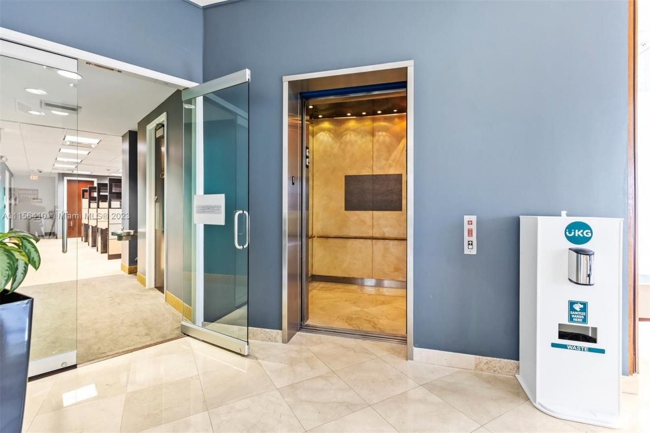 1455 N Park Dr, Weston, FL 33326 Photo