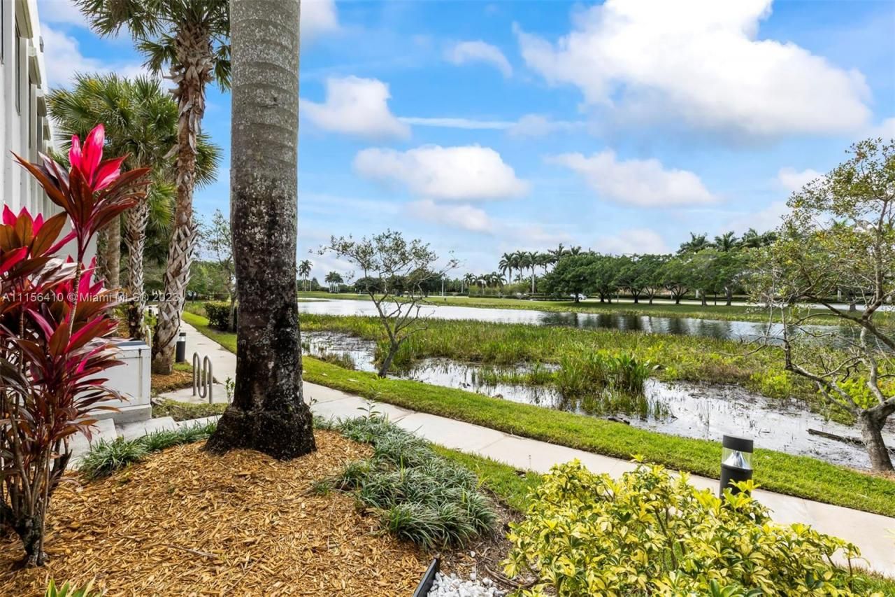 1455 N Park Dr, Weston, FL 33326 Photo