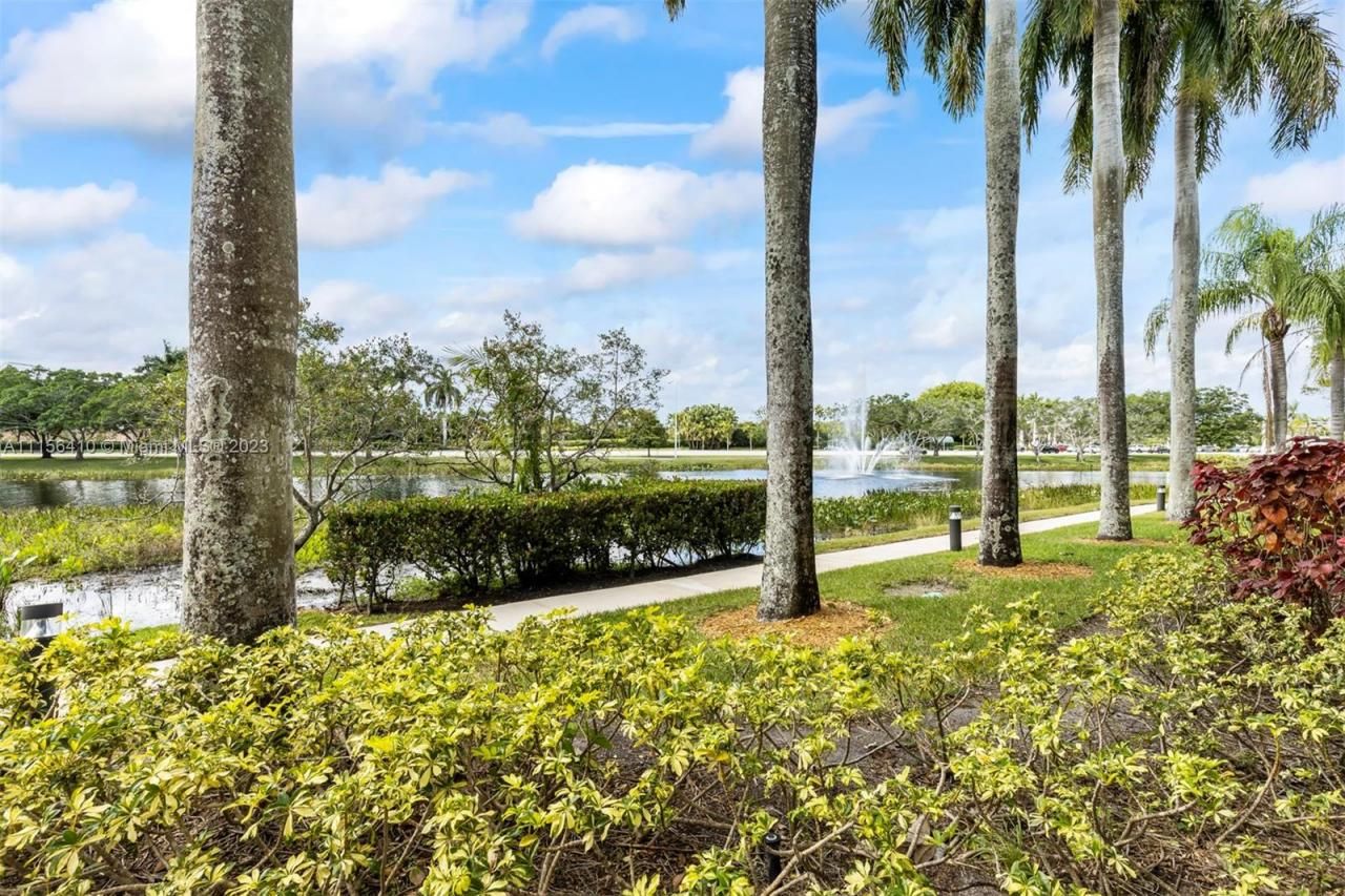 1455 N Park Dr, Weston, FL 33326 Photo