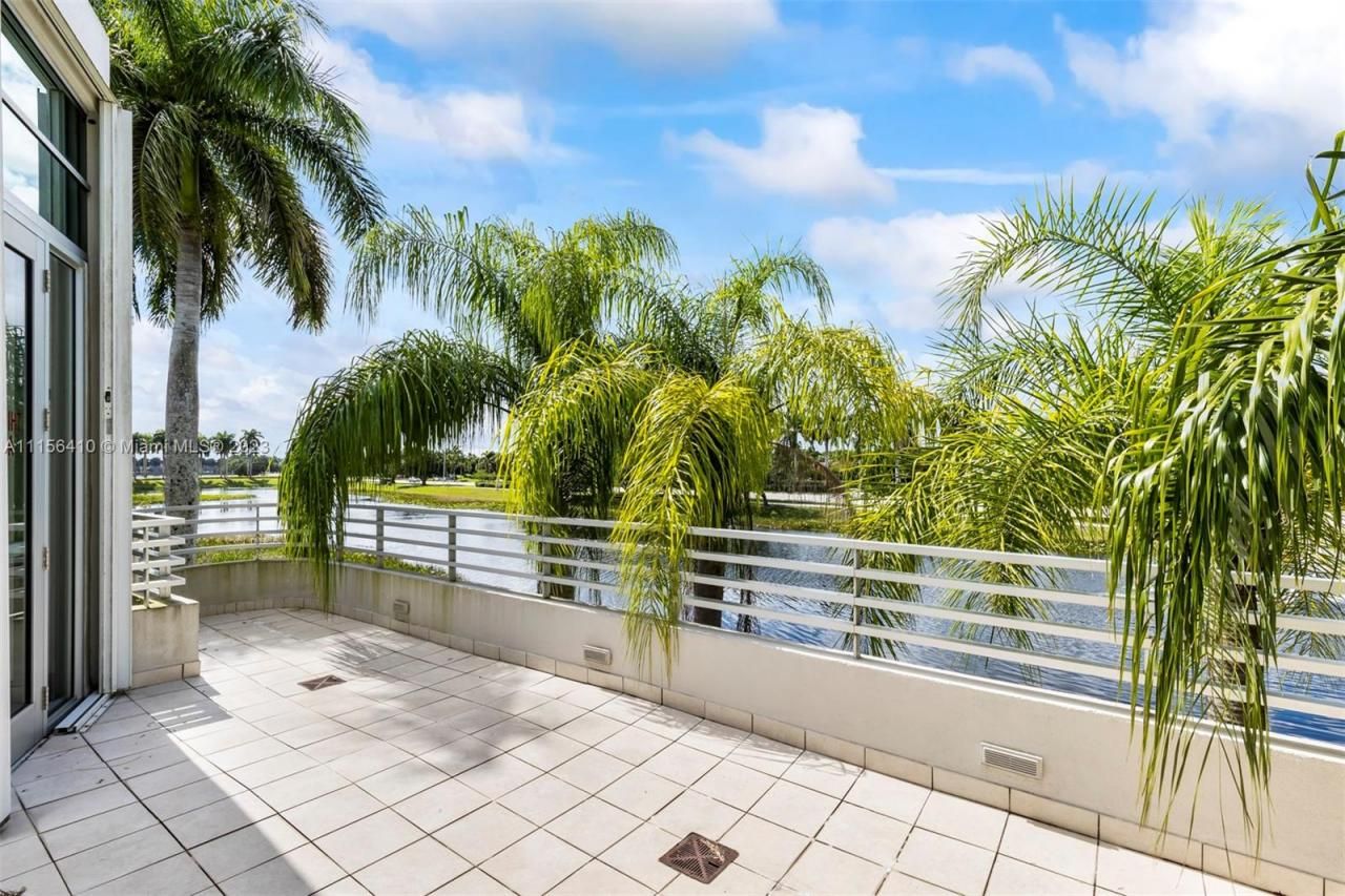 1455 N Park Dr, Weston, FL 33326 Photo