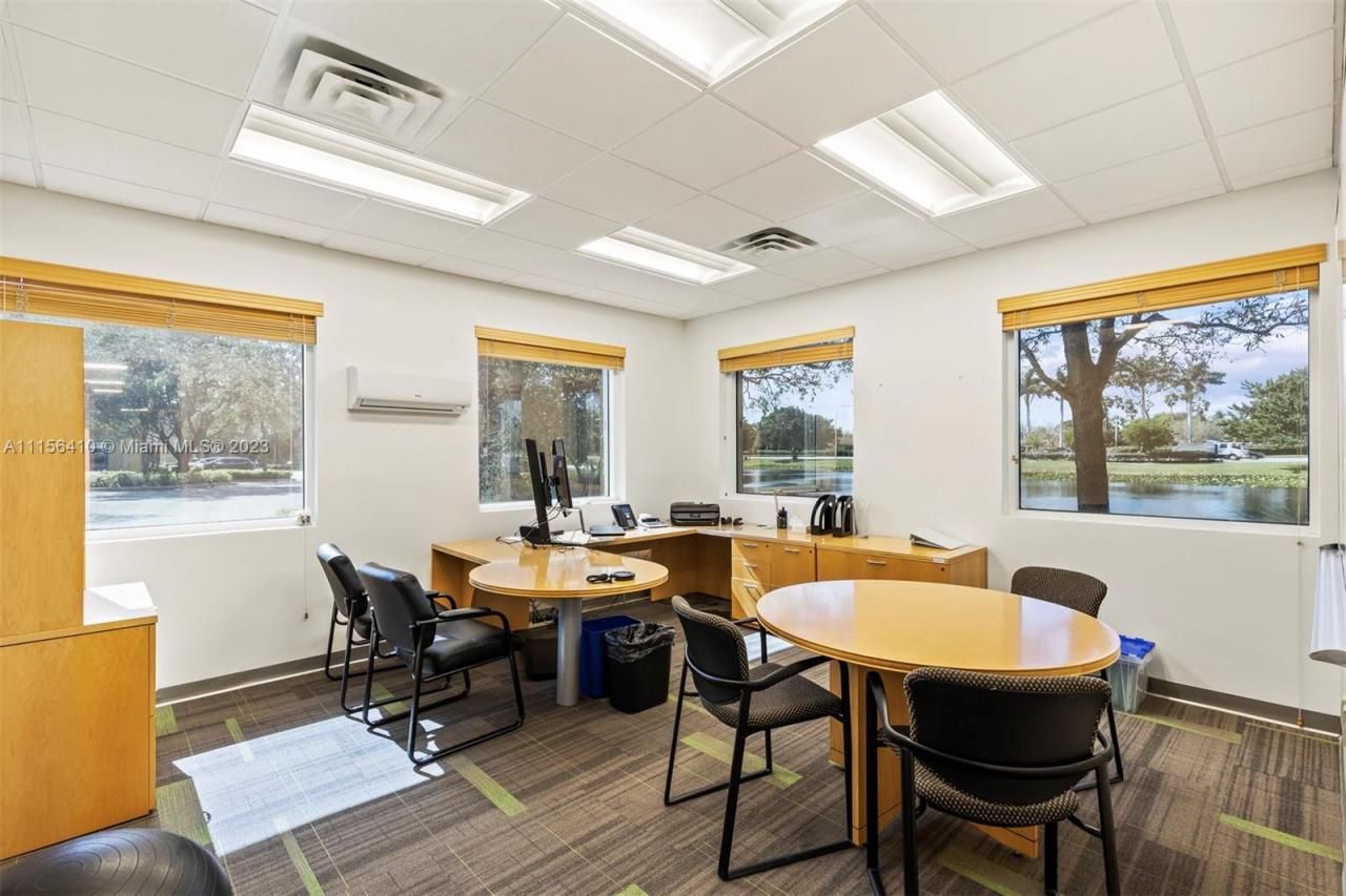 1455 N Park Dr, Weston, FL 33326 Photo