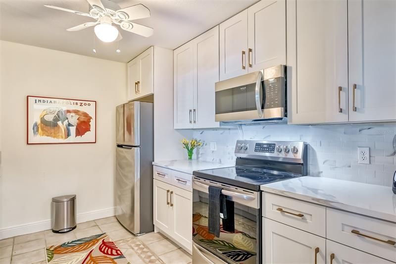 750 N Tamiami Trail, Unit 205, Sarasota, FL 34236 Photo