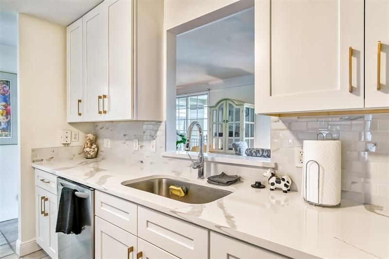 750 N Tamiami Trail, Unit 205, Sarasota, FL 34236 Photo