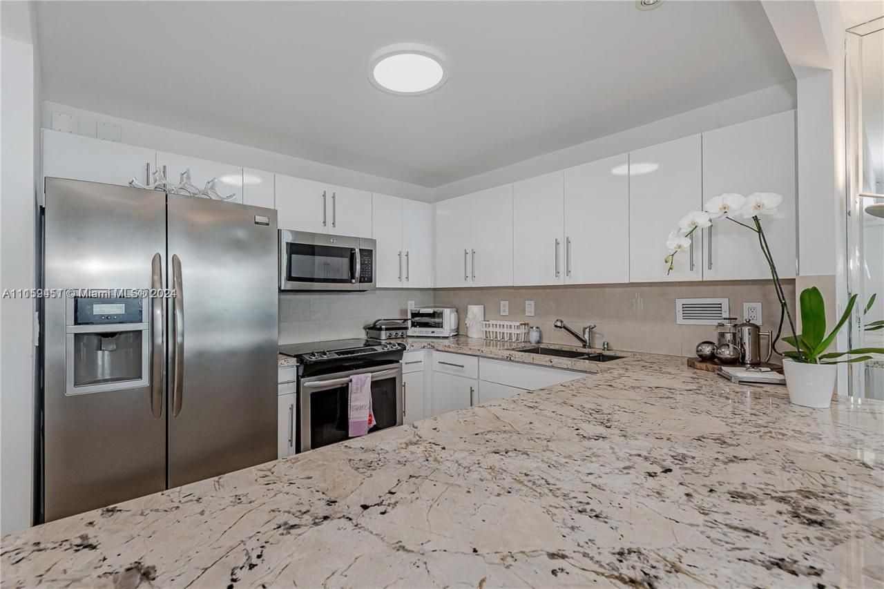 2301 Collins Ave, Unit 938, Miami Beach, FL 33139 Photo