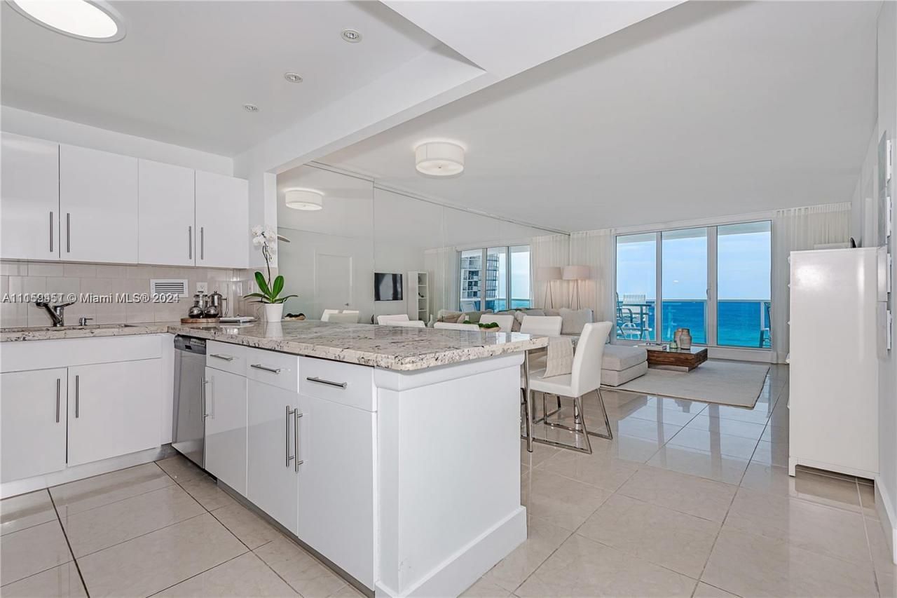 2301 Collins Ave, Unit 938, Miami Beach, FL 33139 Photo