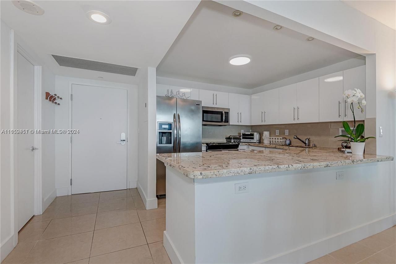 2301 Collins Ave, Unit 938, Miami Beach, FL 33139 Photo