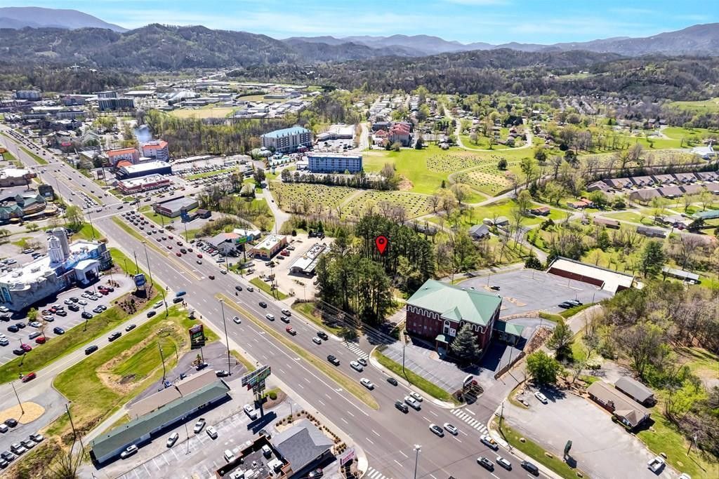 Lot 74-r Parkway, Pigeon Forge, TN 37863 Main Photo