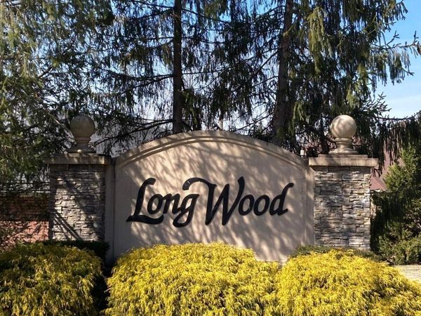 6001 LongWood Road, Huntington, WV 25705