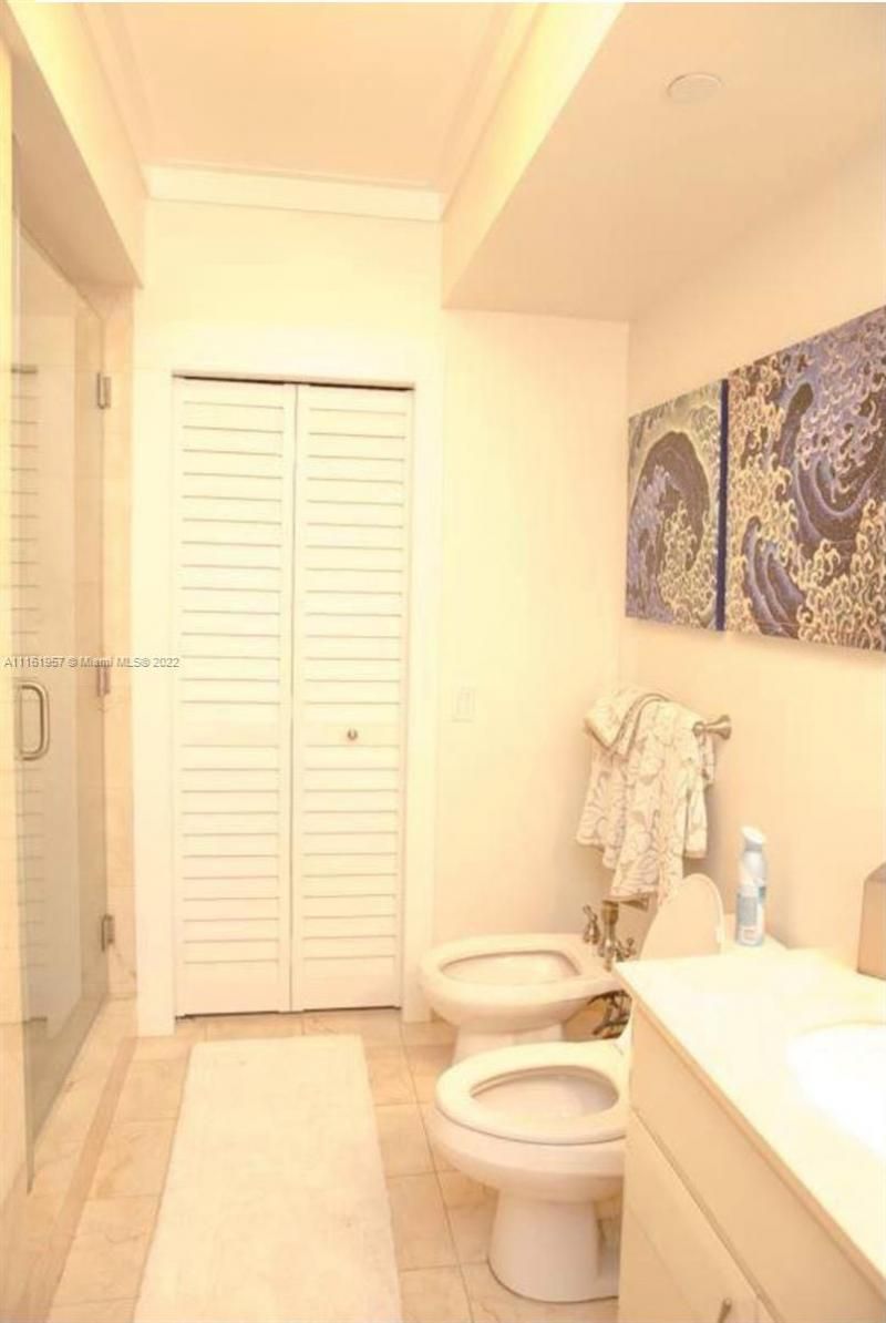 6365 Collins Ave, Unit 2409, Miami Beach, FL 33141 Photo