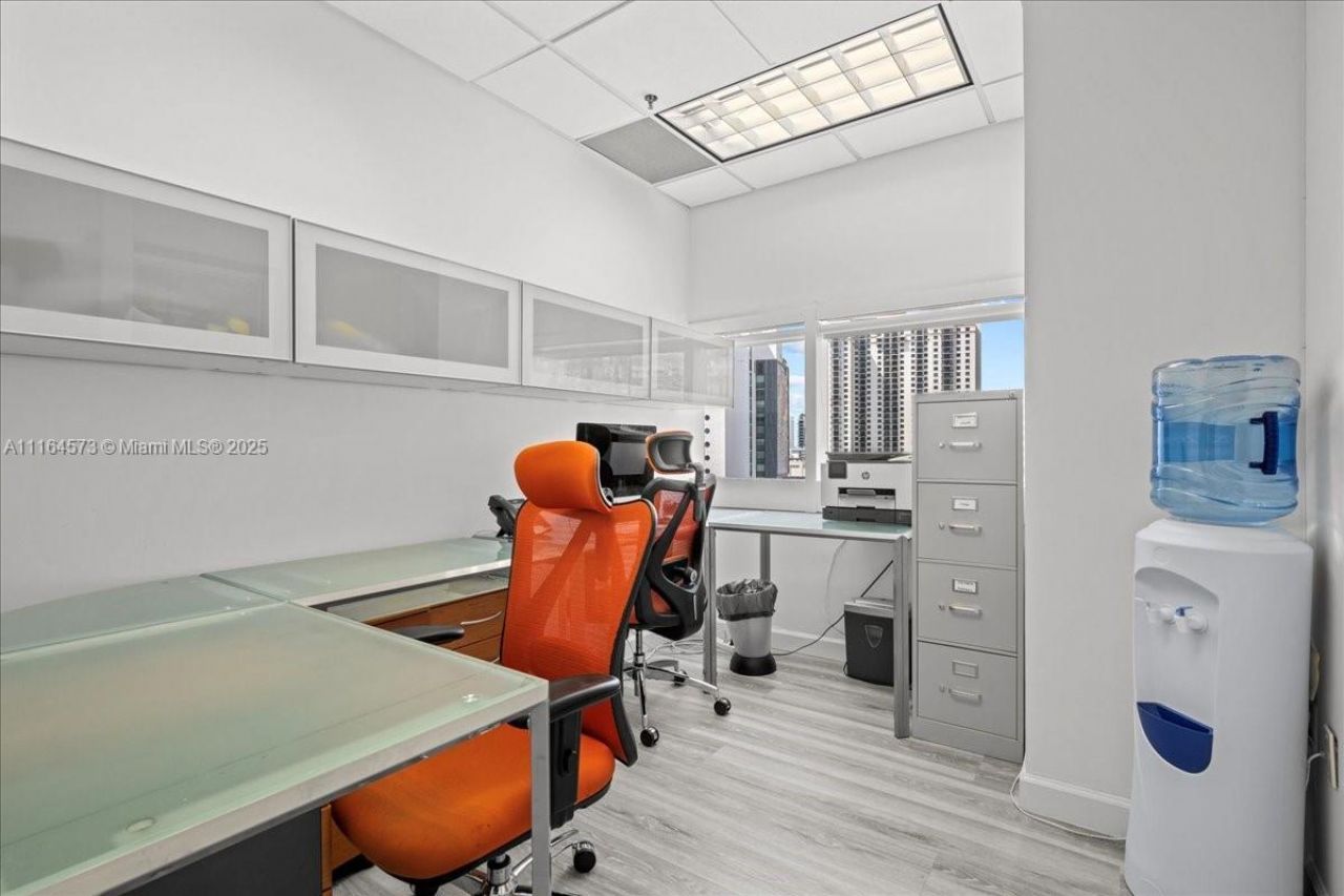 848 Brickell Ave, Miami, FL 33131 Photo