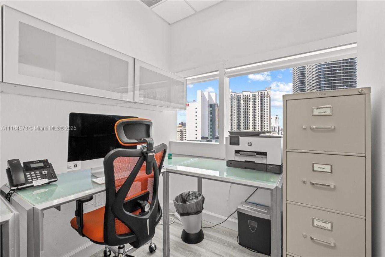 848 Brickell Ave, Miami, FL 33131 Photo