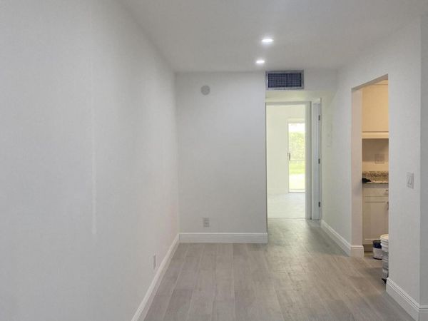 555 Purdy Lane, Unit 106, Palm Springs, FL 33461