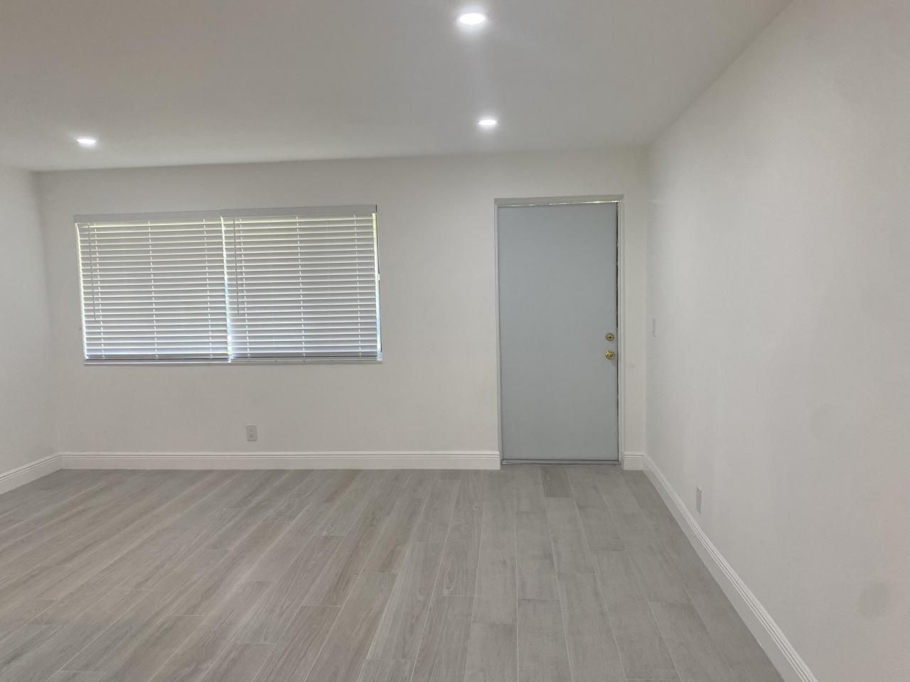 555 Purdy Lane, Unit 106, Palm Springs, FL 33461 Photo